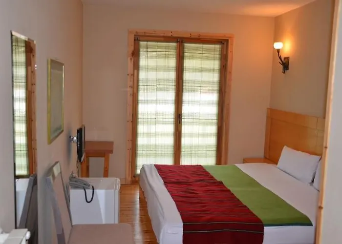 Natyral Razma 4* Razëm