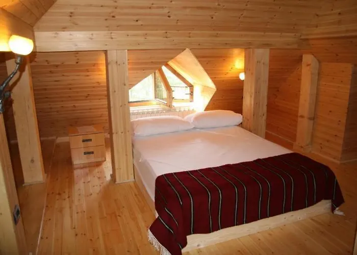 Natyral Razma 4* Razëm